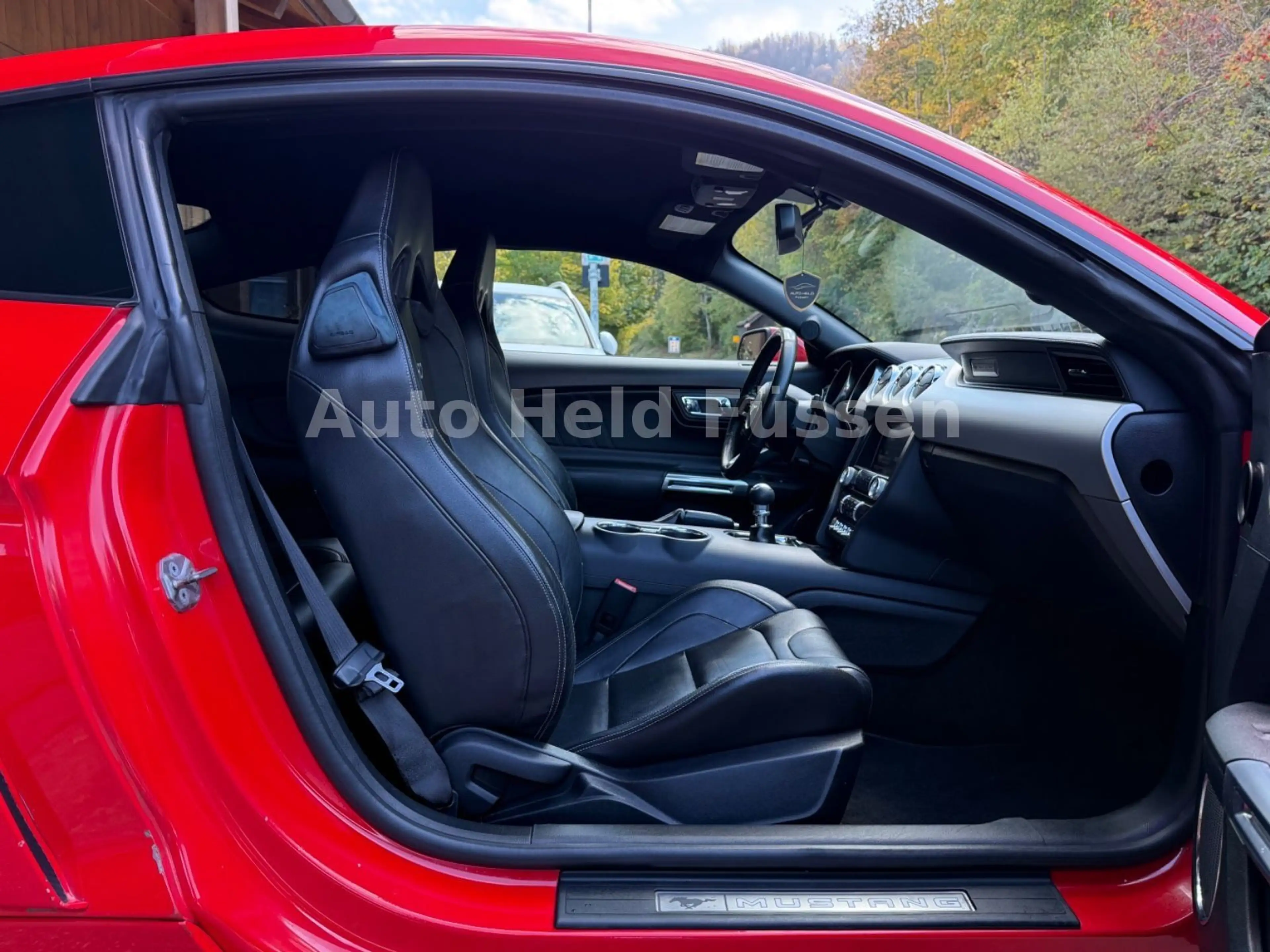 Ford Mustang Fastback 2.3 Kam Temp Recaro Sitze — photo 12
