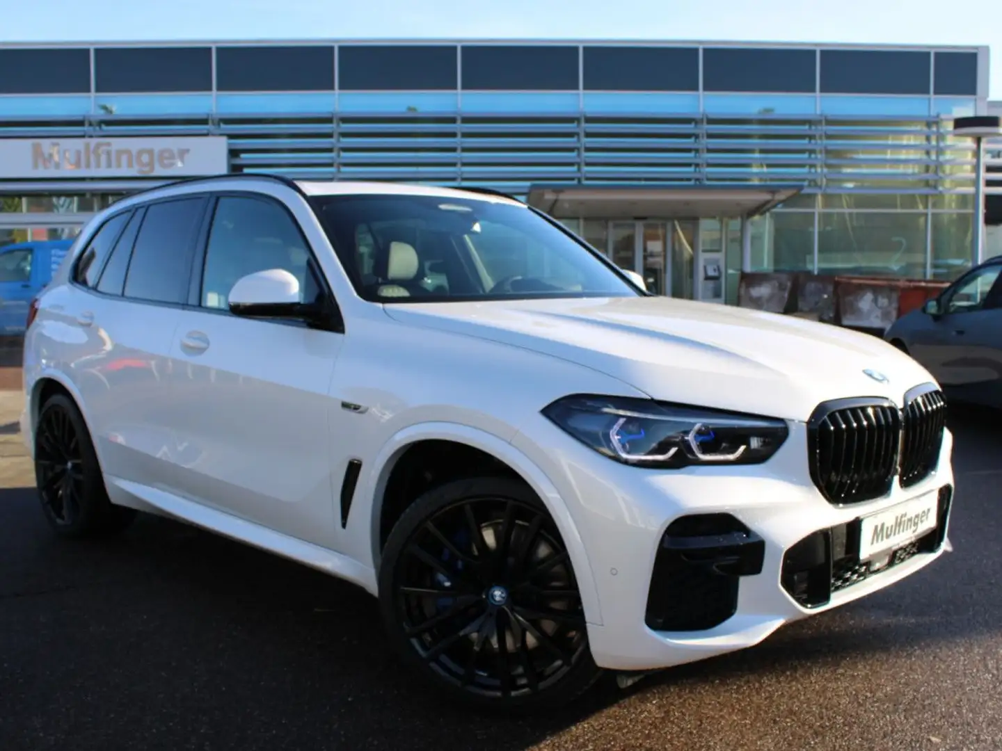 BMW X5 x45e M Sport 2-Achs-Luft AHK Laser Pano Sitzbel Weiß - 2