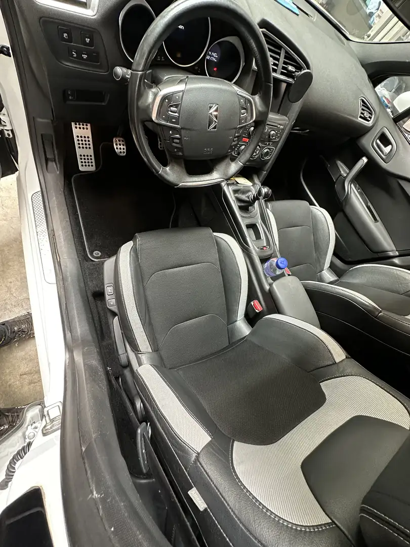 DS Automobiles DS 4 hatchback 1.6 euro 5 diesel - 1