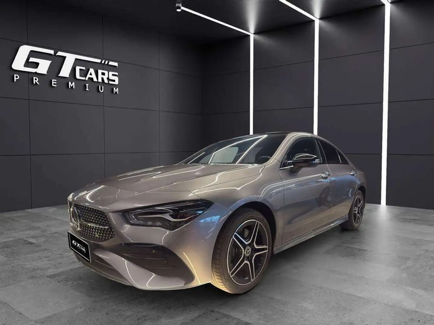 Mercedes-Benz CLA 45 AMG 250e Gris - 1
