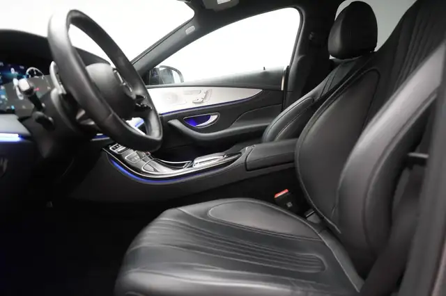 Mercedes-Benz CLS view 10