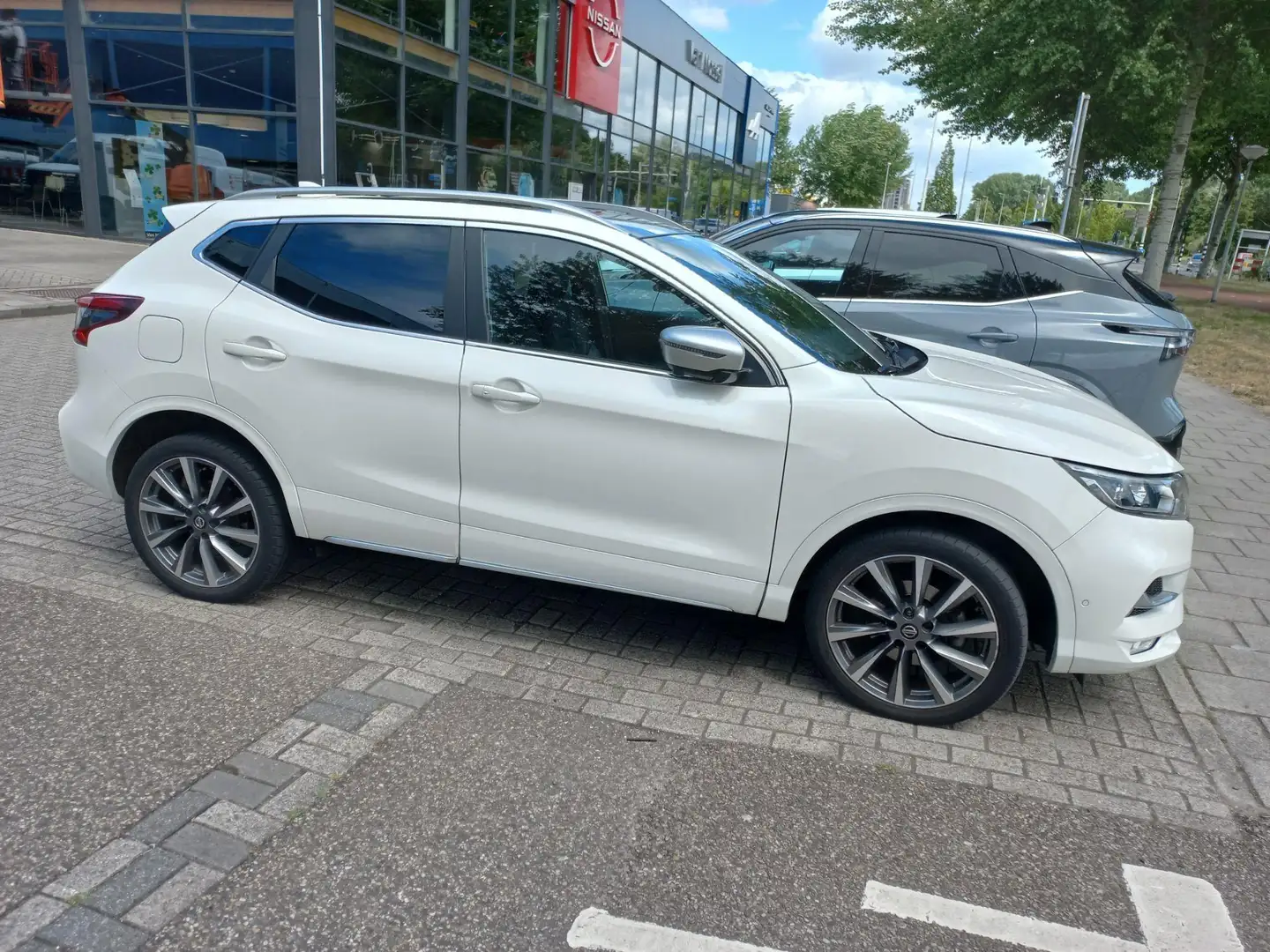 Nissan Qashqai 1.3 DIG-T Tekna + | Nappa lederen stoelen | Stoelv Blanco - 2