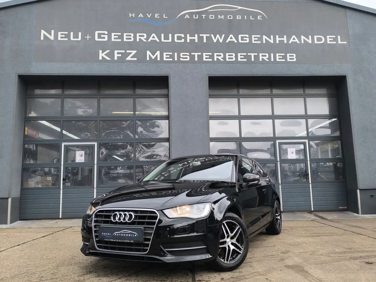 Audi A3 attraction S tronic Sitzheizung Klimaanlage Schwarz - 2