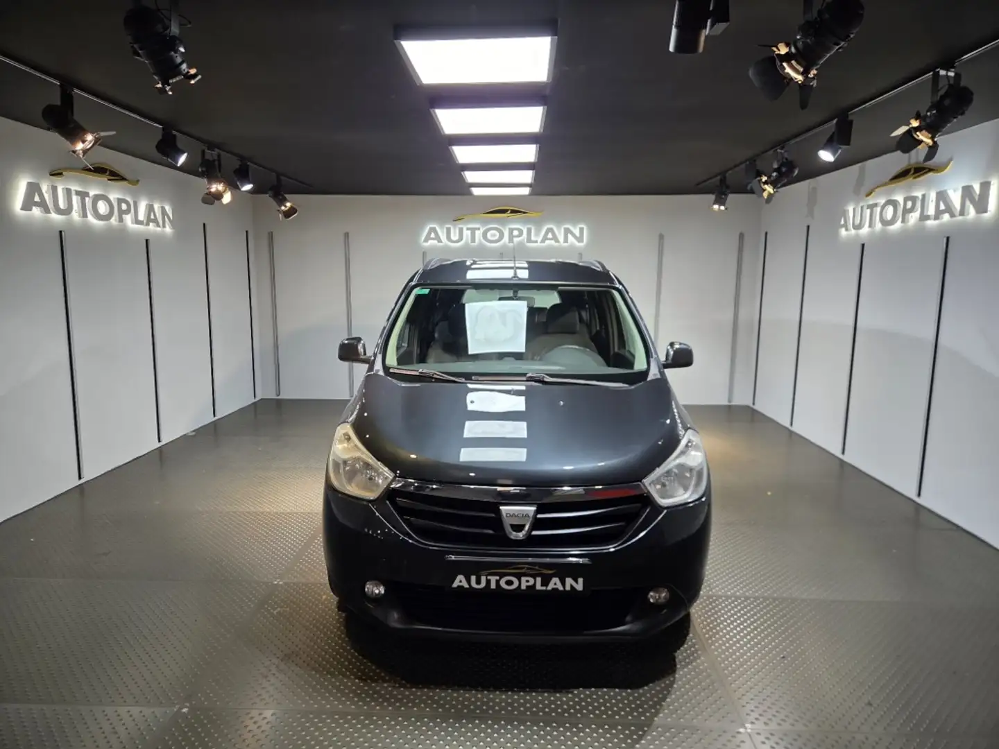 Dacia Lodgy 1.5dCi Laureate 7pl. 81kW Gris - 2