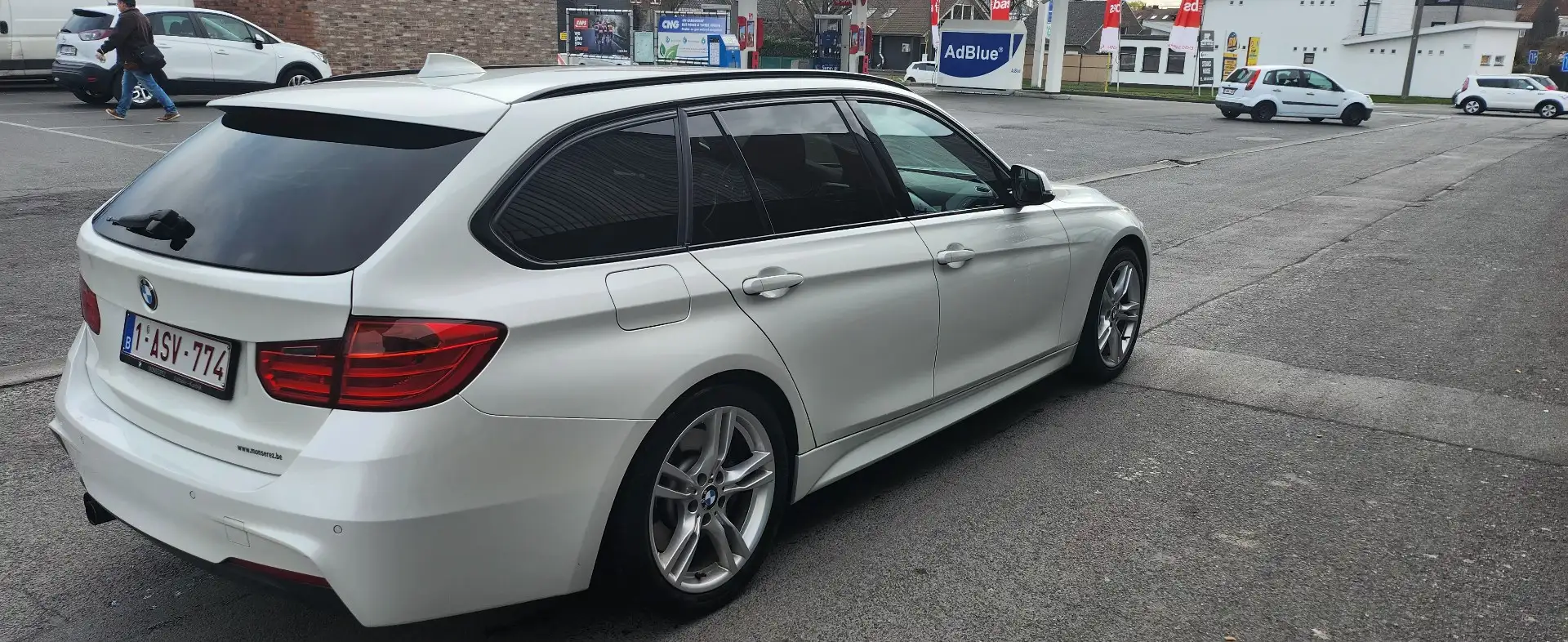 BMW 330 Touring dXA - 2