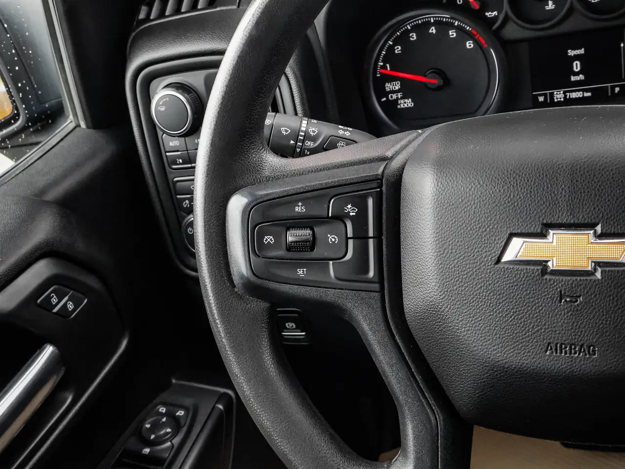 Chevrolet Silverado 1500 снимка Chevrolet Silverado 1500