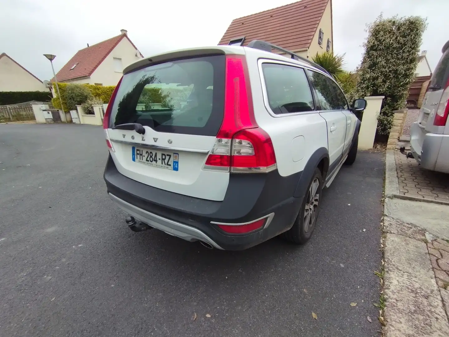 Volvo XC70 XC70 Business D4 181 Stop Blanc - 1