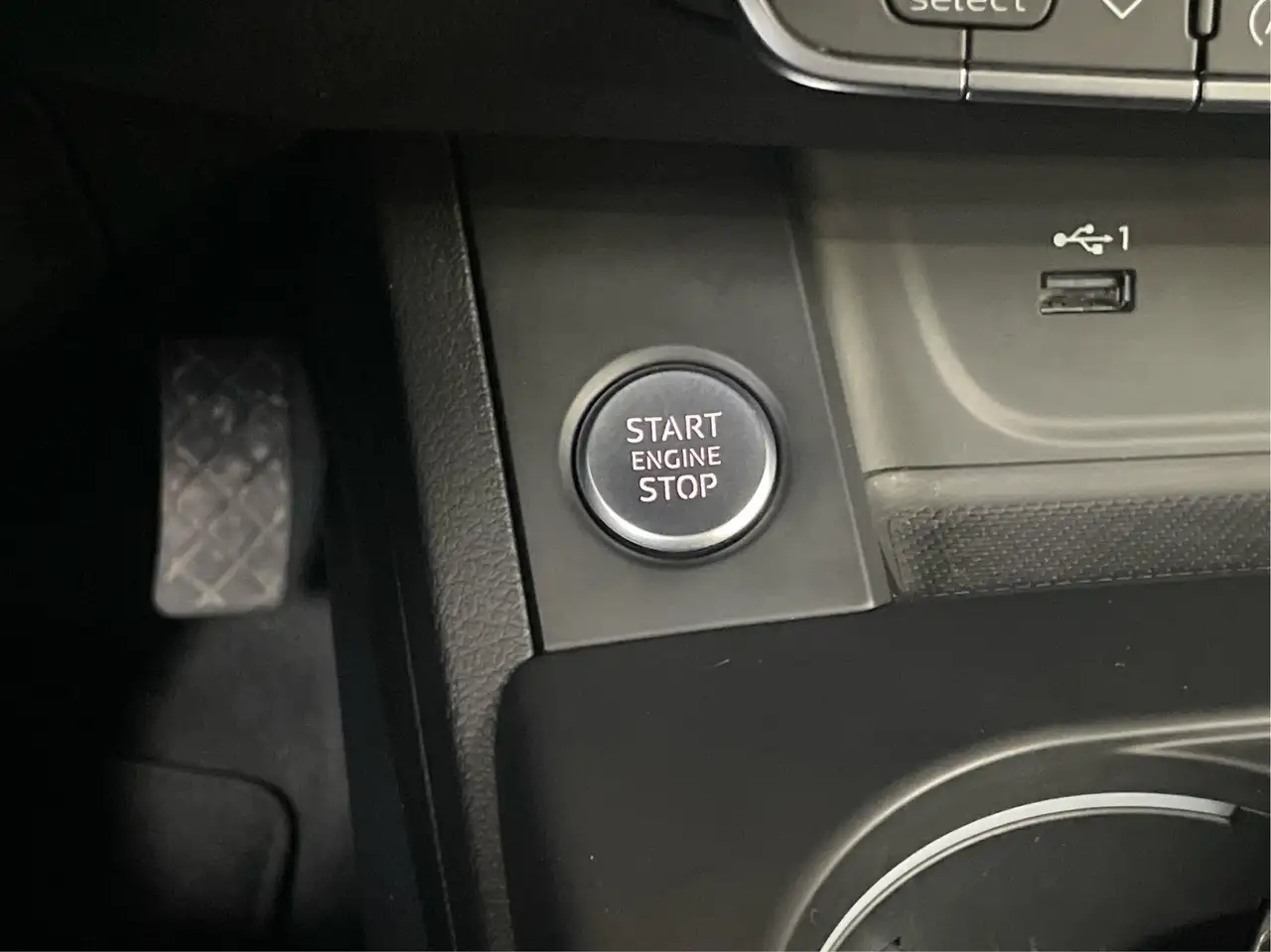 Audi A4 снимка Audi A4