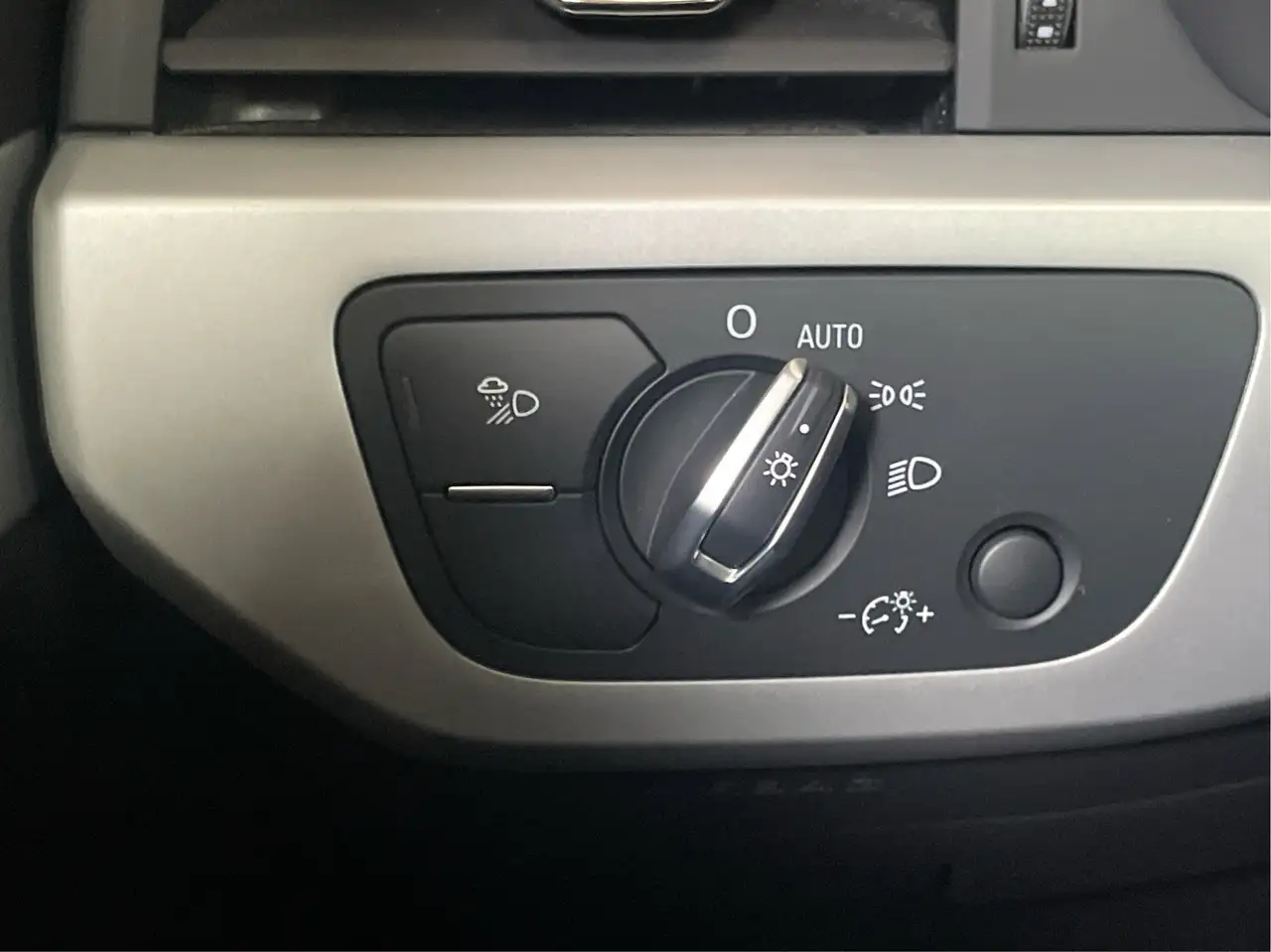 Audi A4 снимка Audi A4
