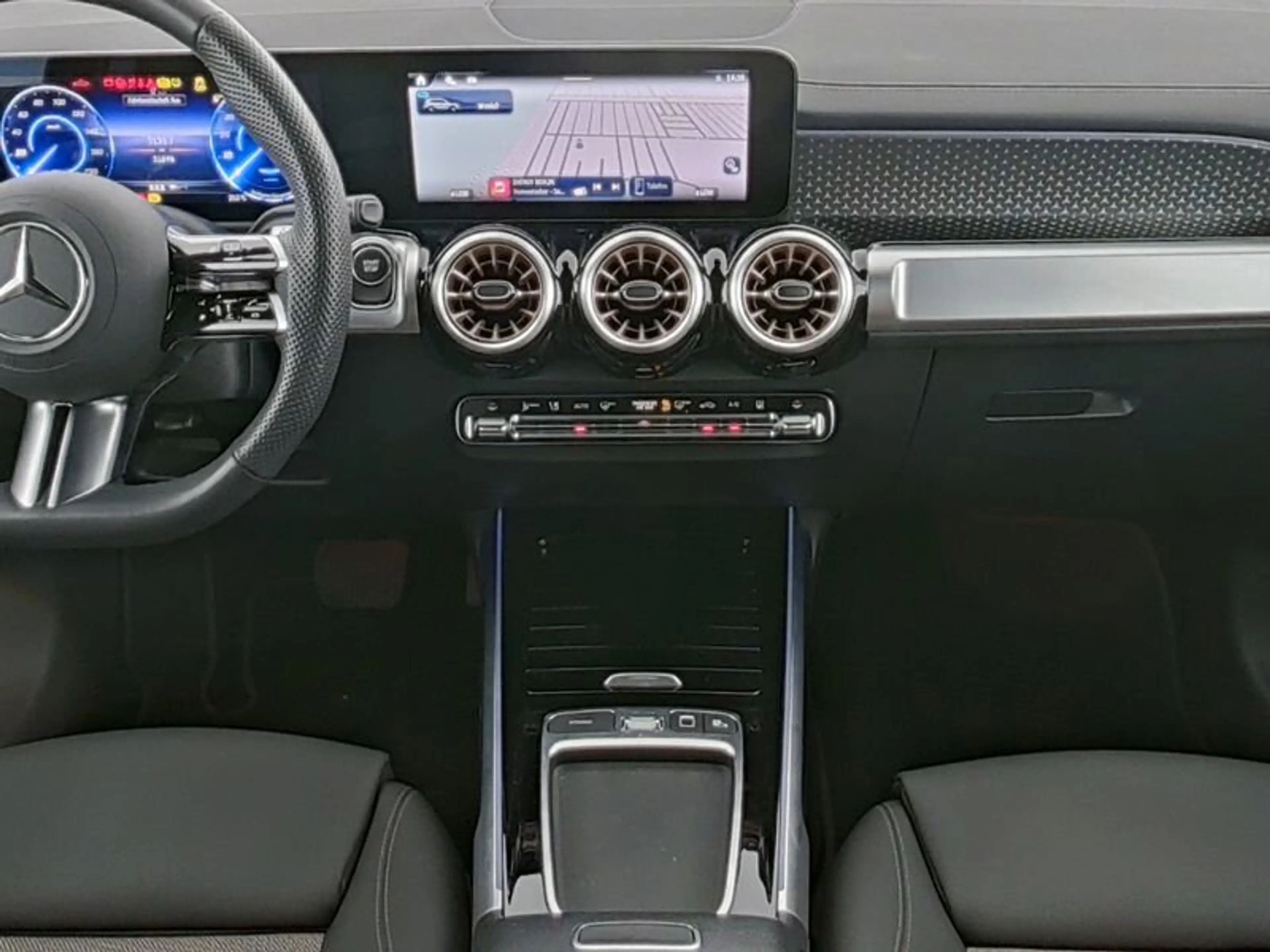 Mercedes-Benz EQB 250 EQB 250+ Electric Art — photo 5