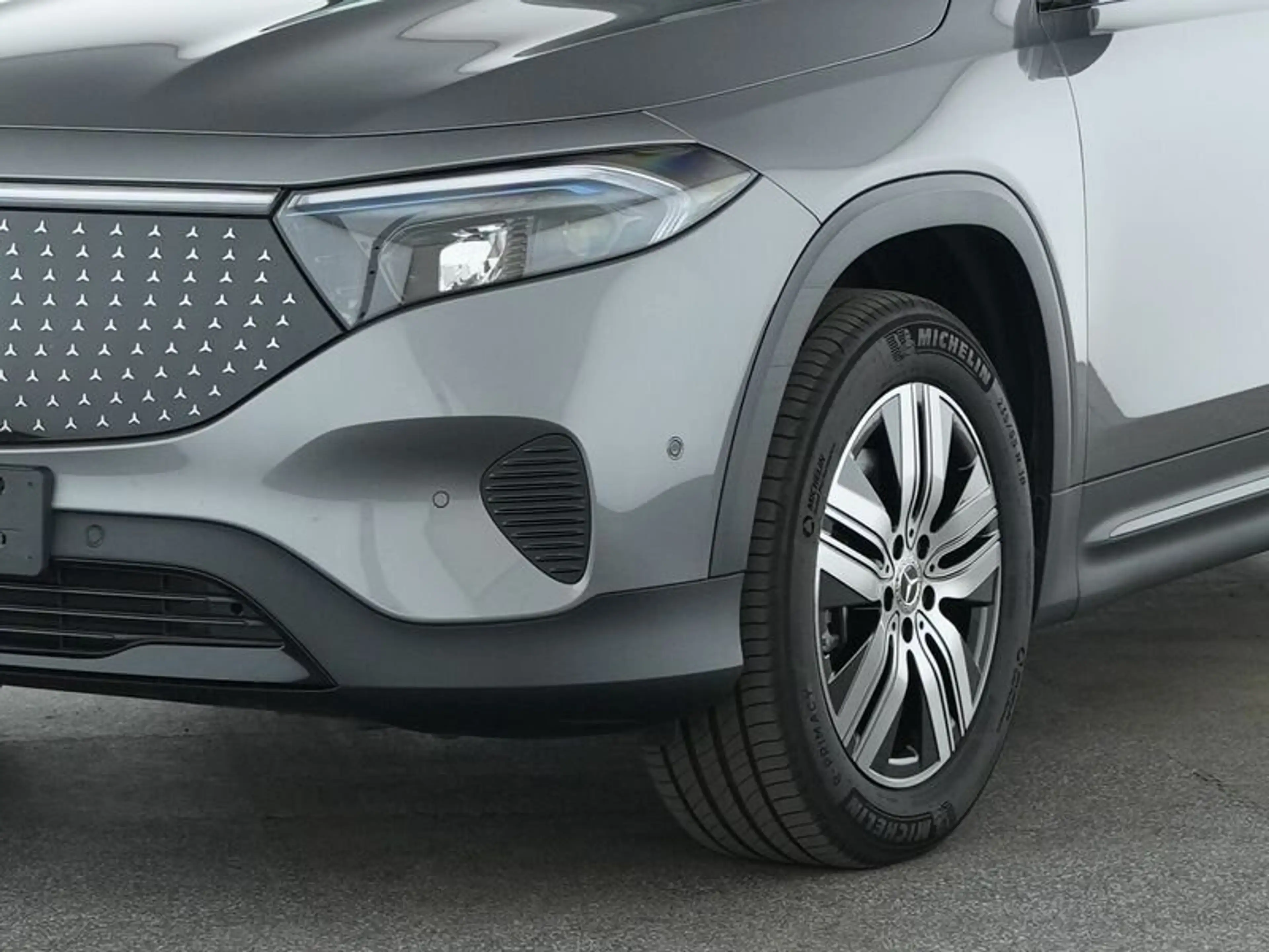 Mercedes-Benz EQB 250 EQB 250+ Electric Art — photo 2