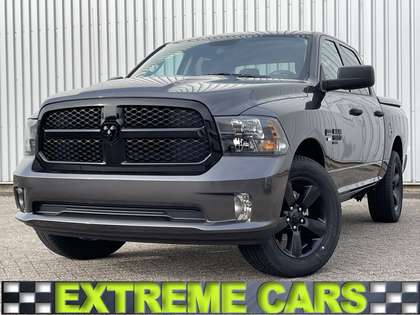 Dodge RAM SLT CLASSIC 6 Persoons Night Crew Cab 4x4