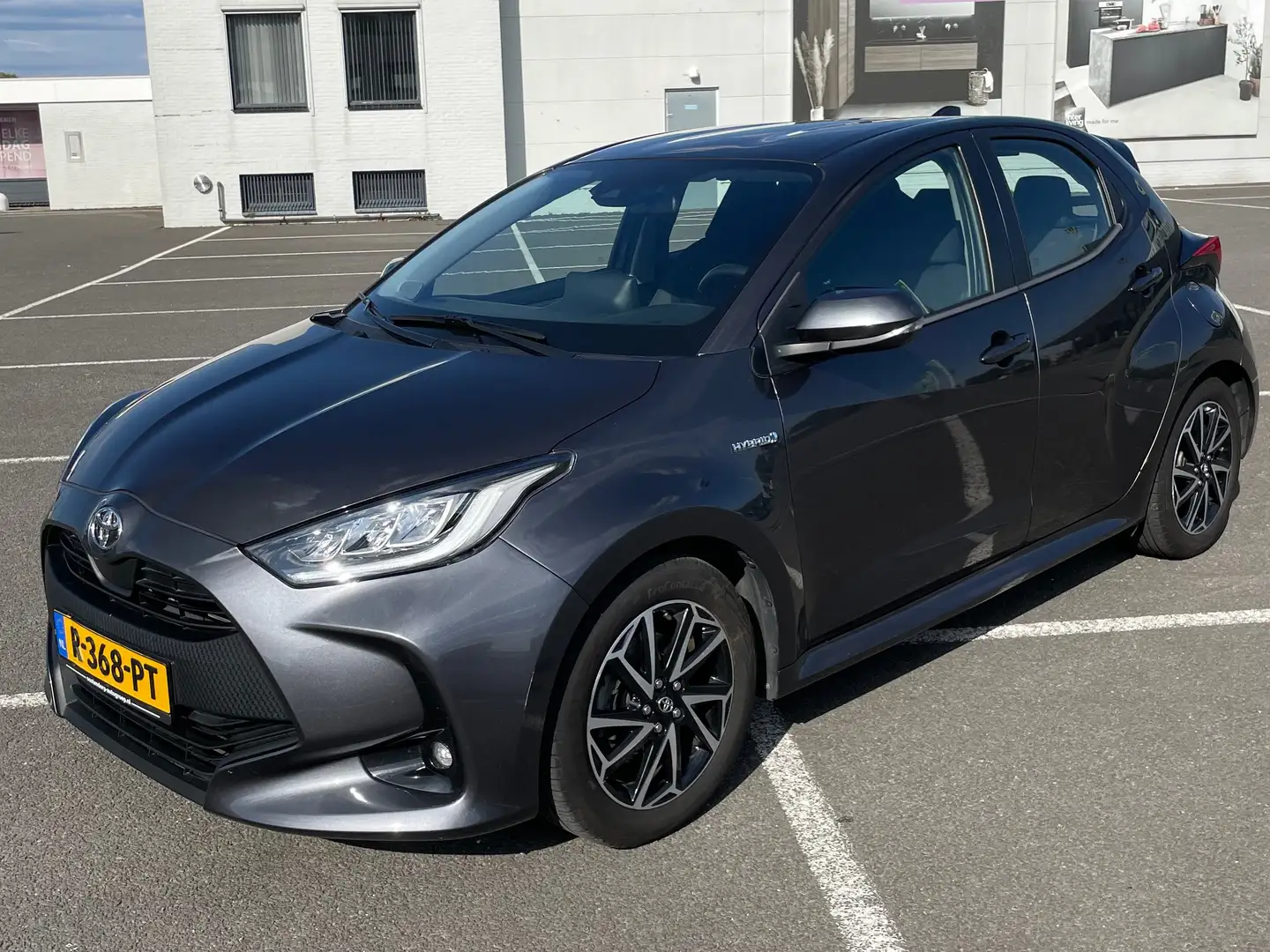 Toyota Yaris Yaris 1.5 Hyb. Dynamic Tech Edition Grijs - 1