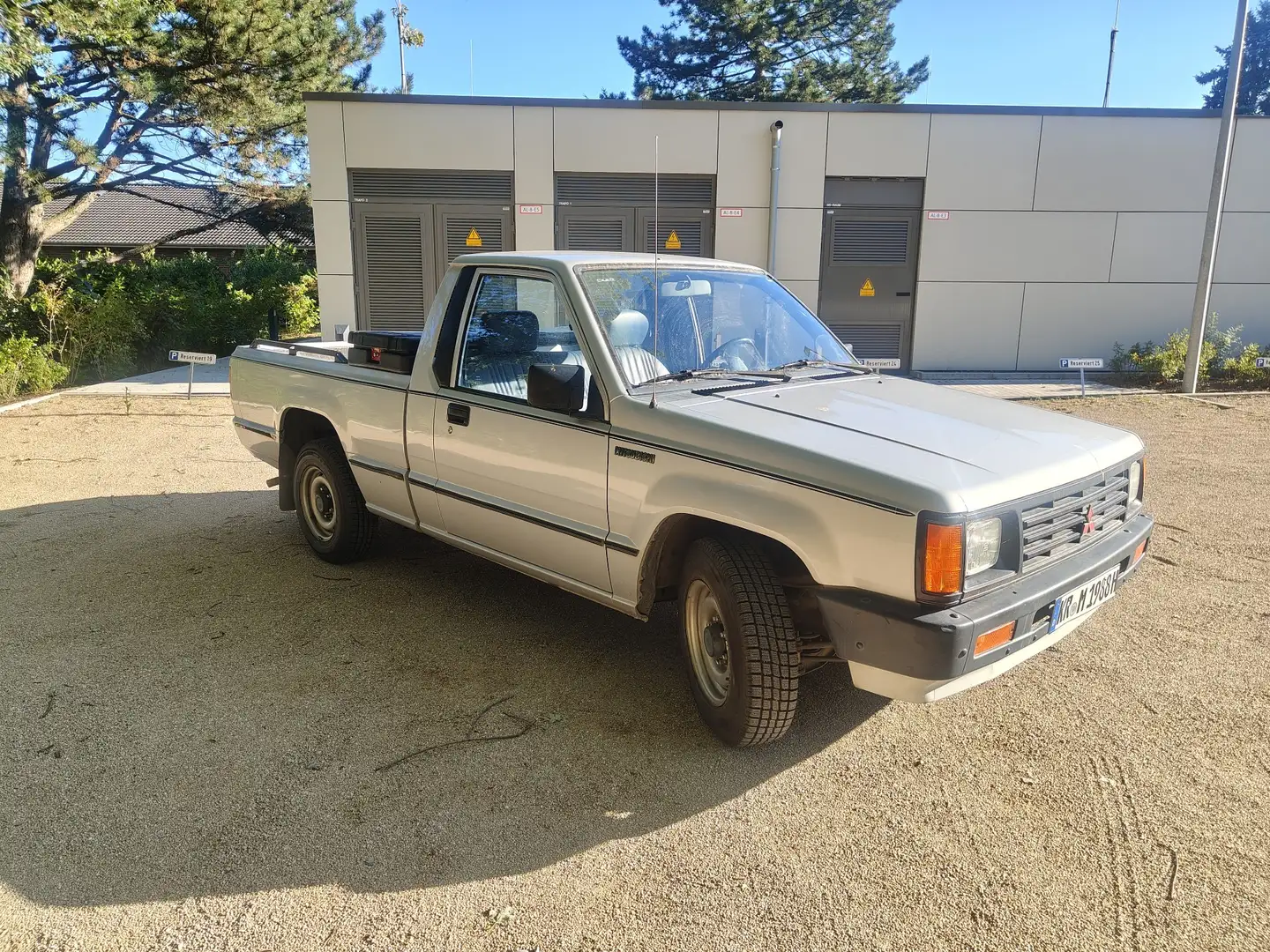Mitsubishi PICK UP Mighty Max Oldtimer wie Dodge RAM 50 Silber - 2