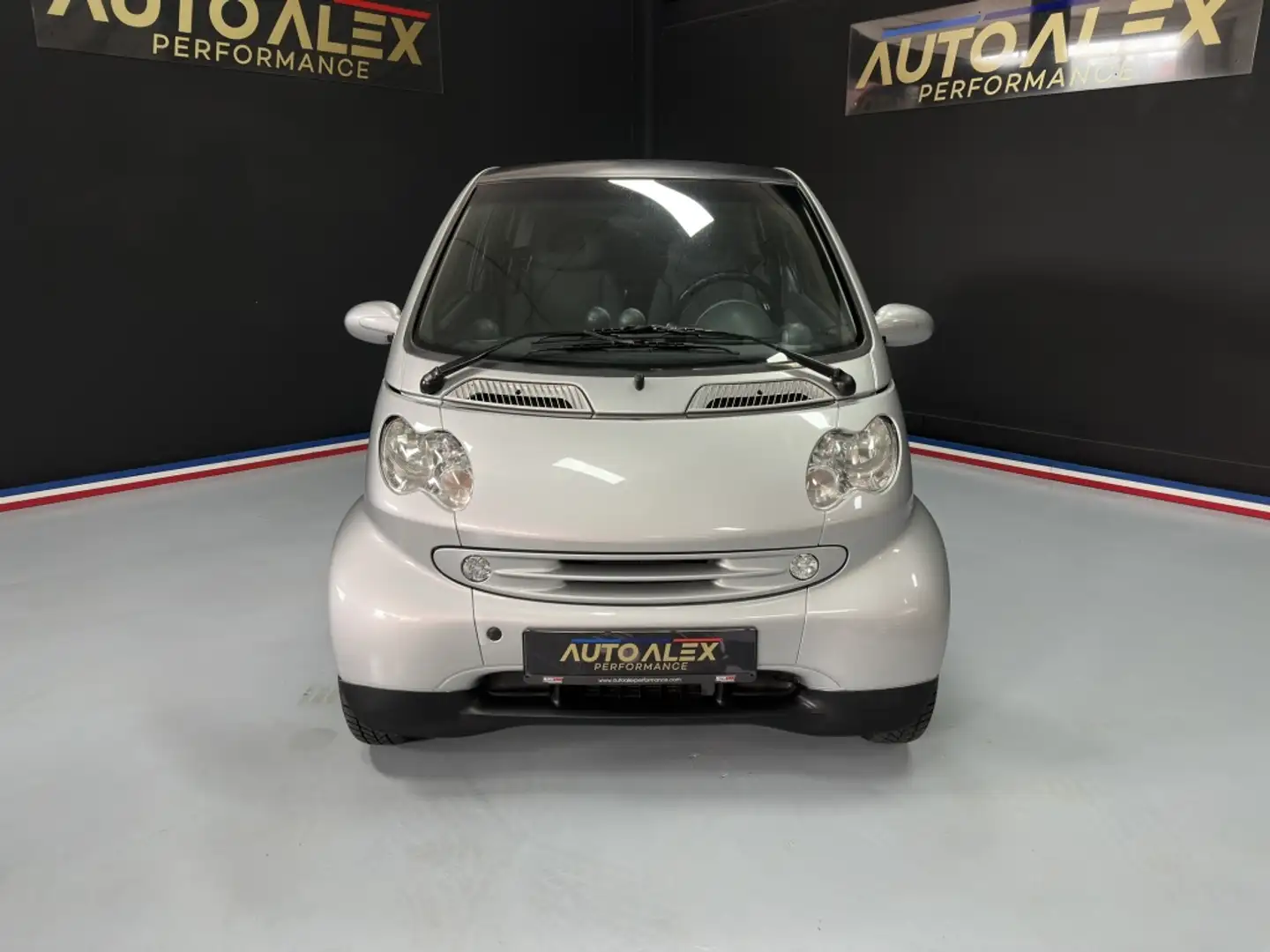 smart forTwo Coupé CDI Passion Aut. Gris - 2