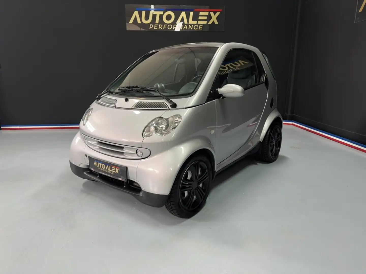 smart forTwo Coupé CDI Passion Aut. Gris - 1