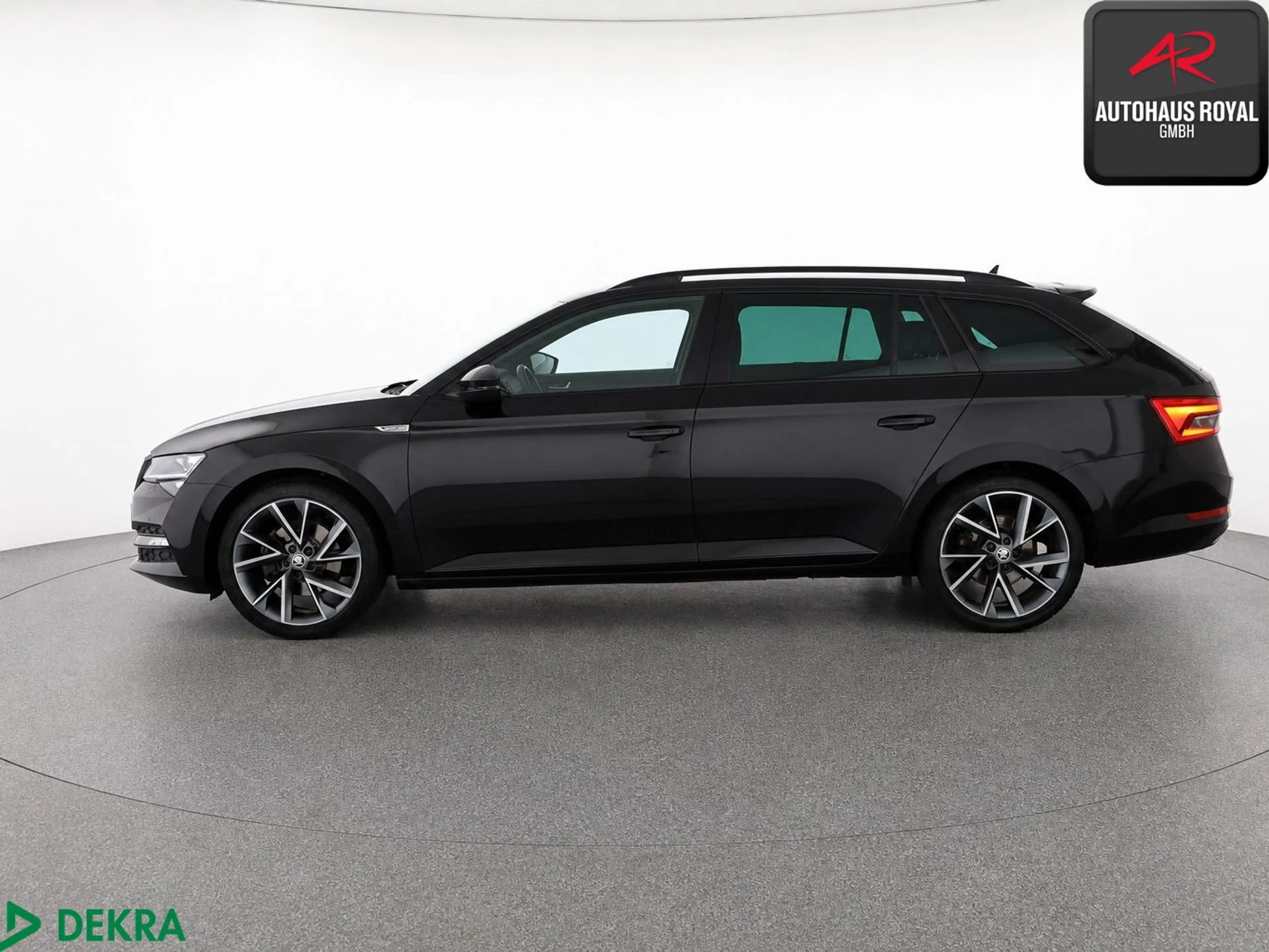 Skoda Superb Combi 2.0 TDI SPORTLINE KAMERA,KESSY,ACC — photo 2