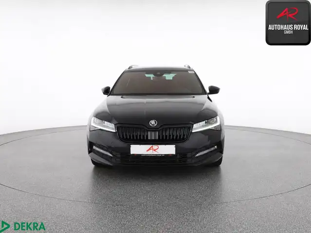 Skoda Superb view 8
