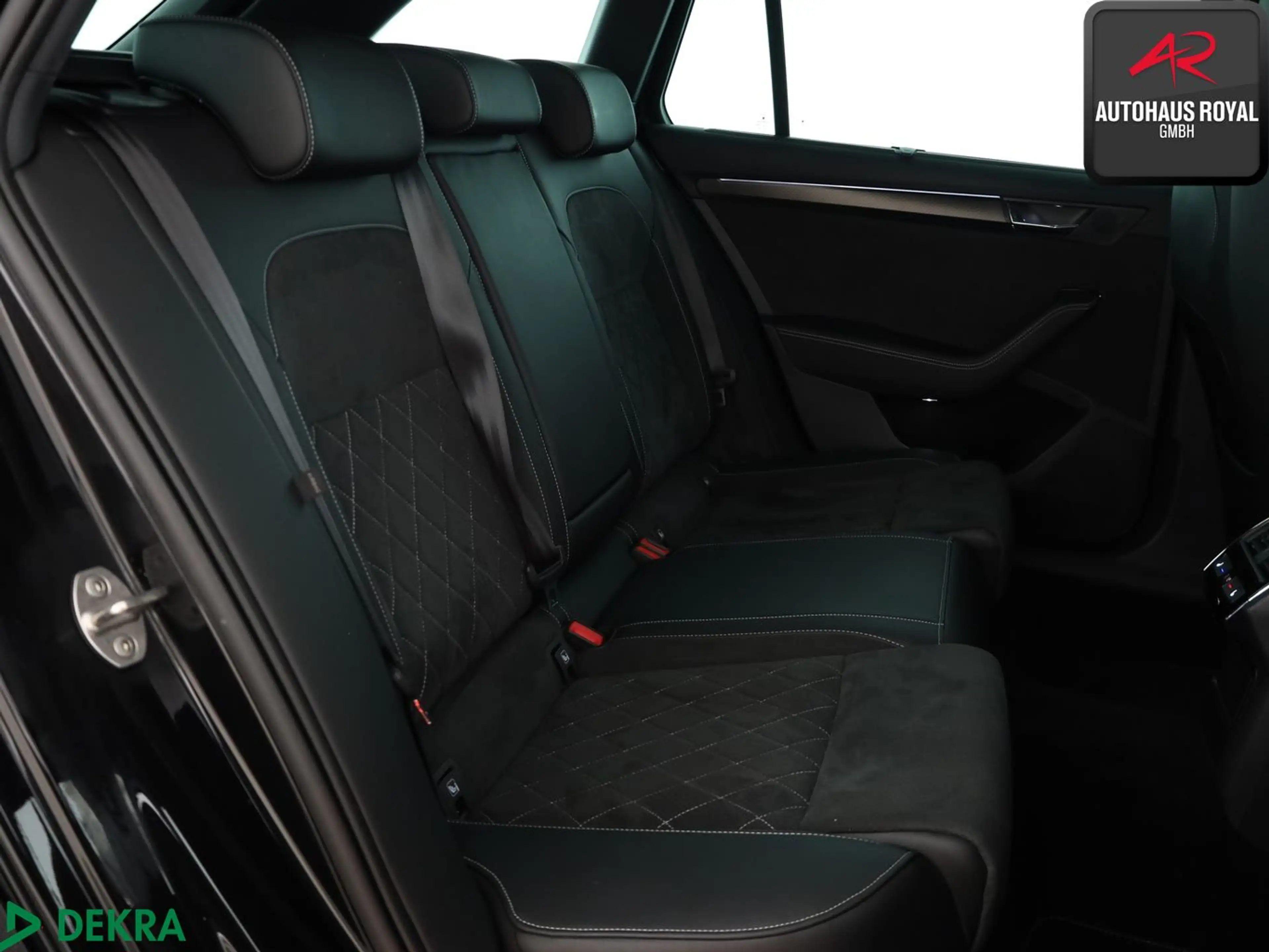 Skoda Superb Combi 2.0 TDI SPORTLINE KAMERA,KESSY,ACC — photo 13