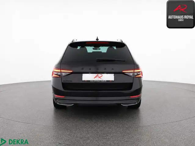Skoda Superb view 4