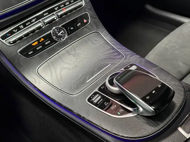 Mercedes-Benz E-Class view 21