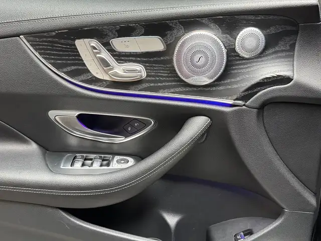 Mercedes-Benz E-Class view 23