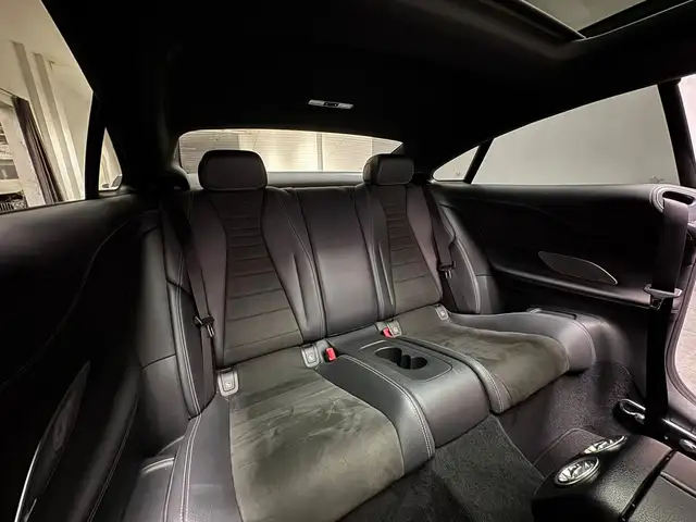 Mercedes-Benz E-Class view 17