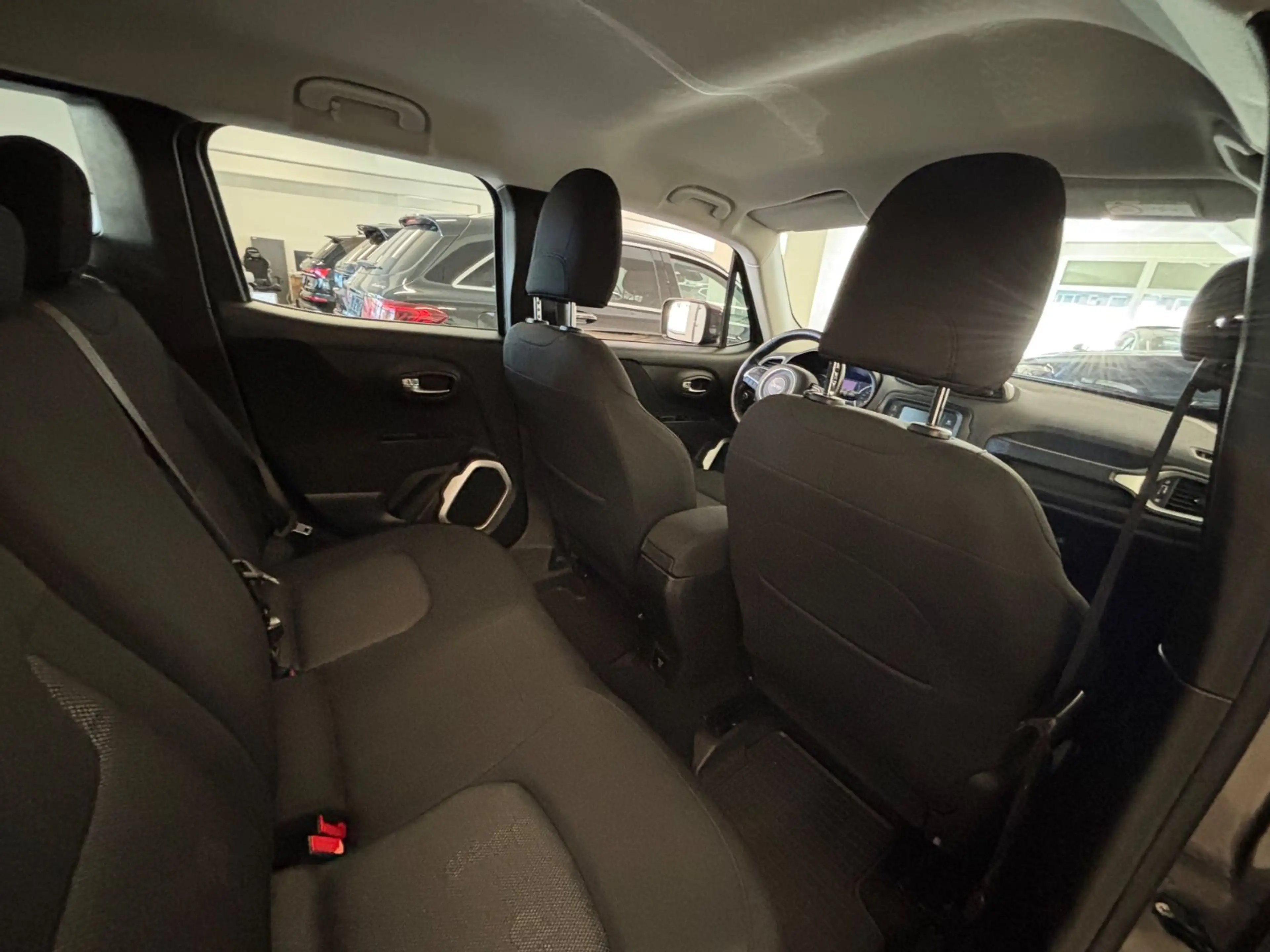 Jeep Renegade Longitude Adventure Edition FWD — photo 10