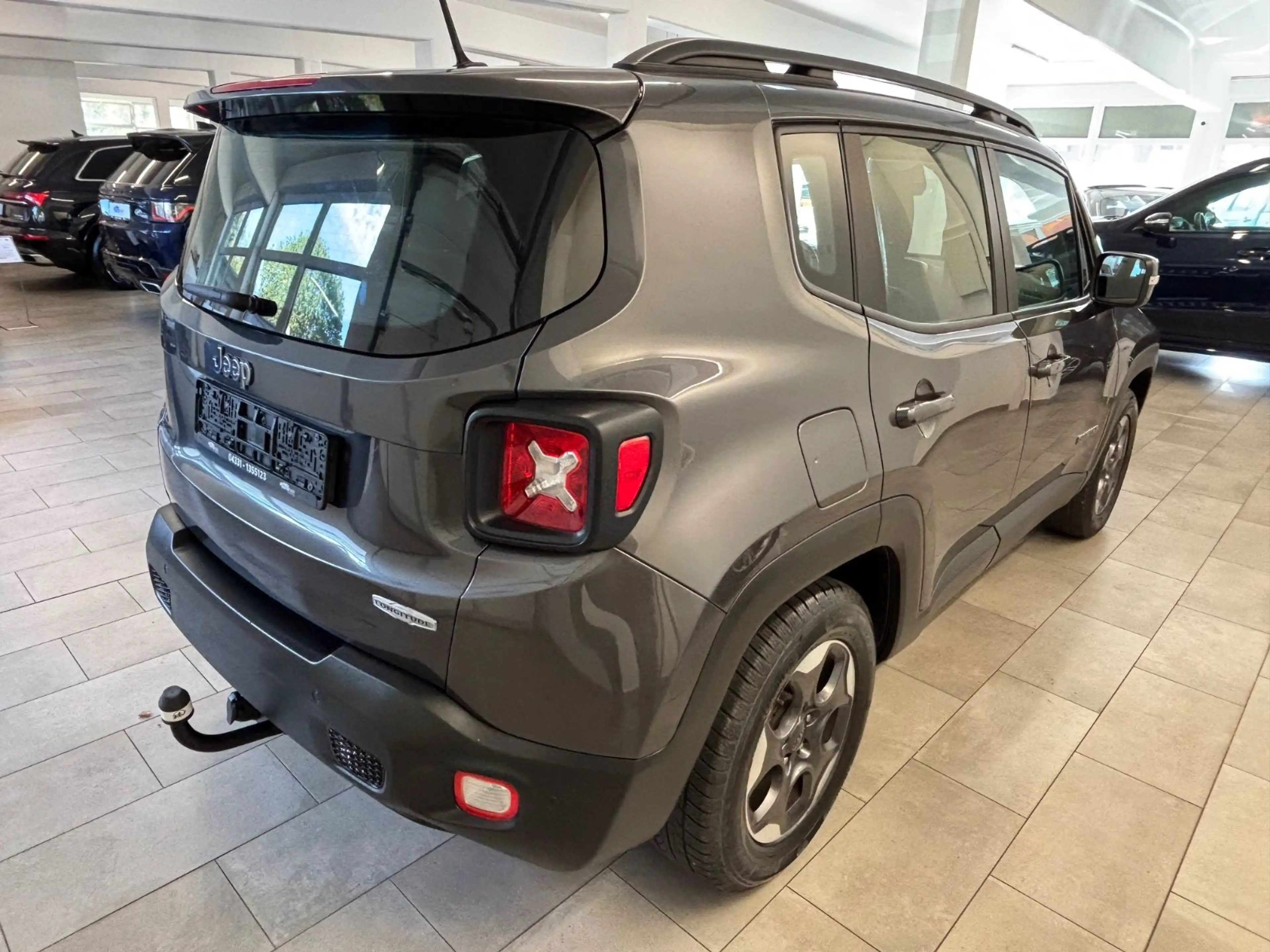 Jeep Renegade Longitude Adventure Edition FWD — photo 4