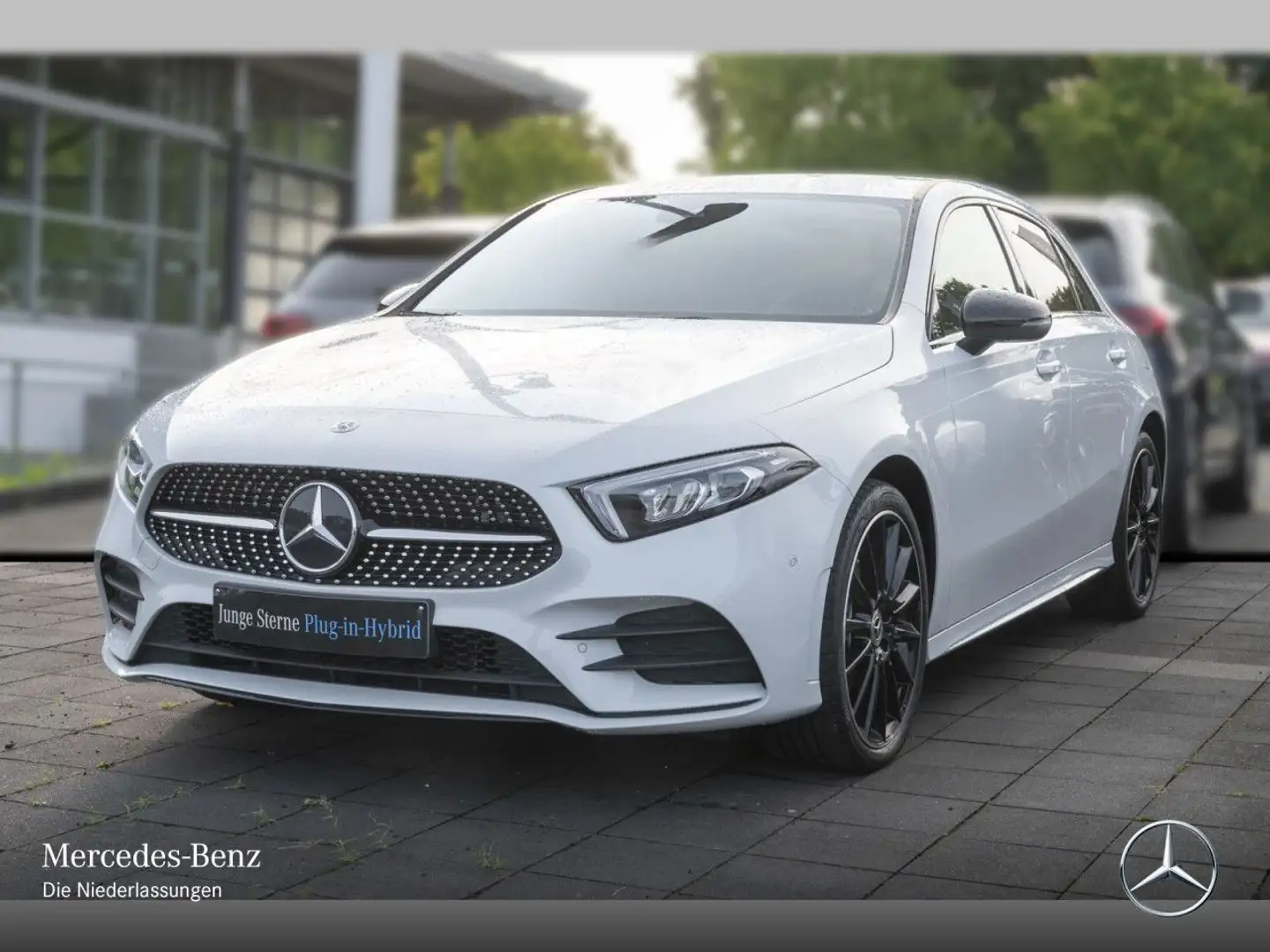 Mercedes-Benz A 250 e AMG+NIGHT+LED+KAMERA+19"+TOTW+8G Weiß - 2