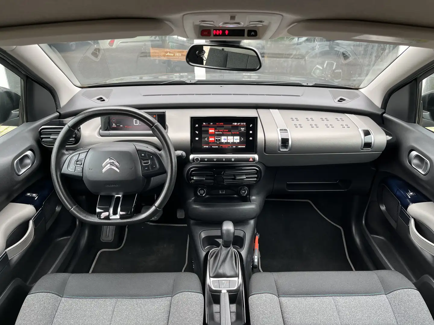 Citroen C4 Cactus 1.2 PureTech Business Plus / Vol automaat / Cruise Gris - 2