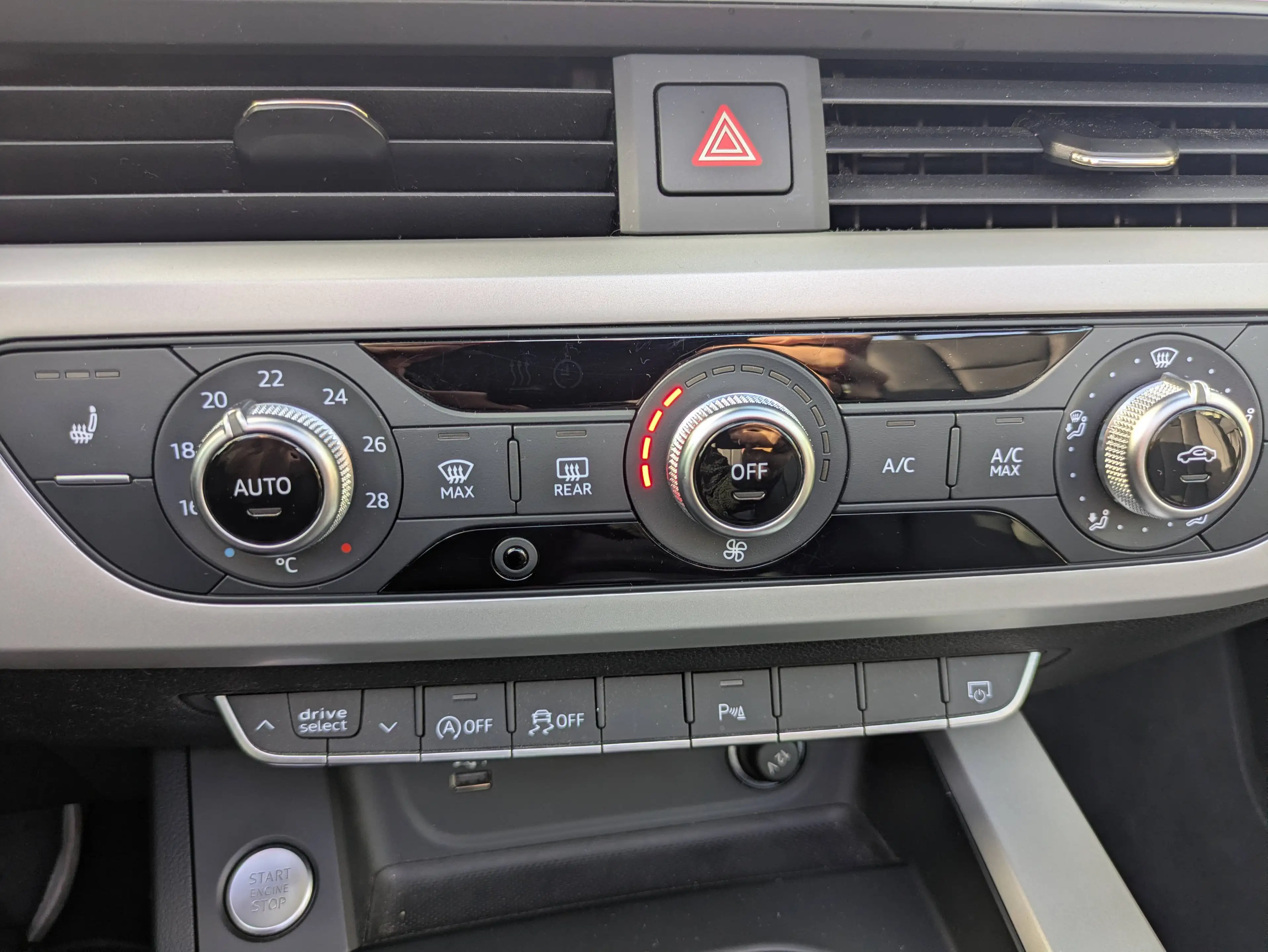 Audi A5 Cabrio 40 2,0 TFSI S-Tronic MHEV — photo 12