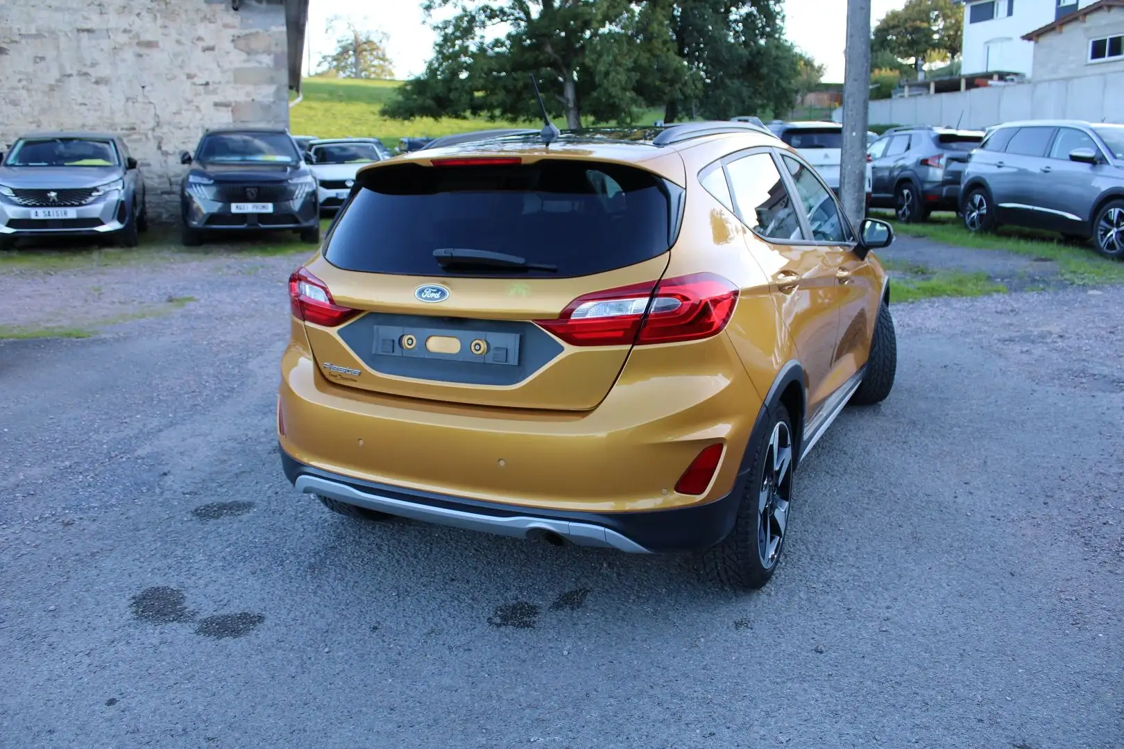 Ford Fiesta 140 CV ACTIVE ESSENCE BOITE 6V CAMÉRA FULL LEDS GPS 3D USB RÉGULATEUR  JANTES 17 Jaune - 2