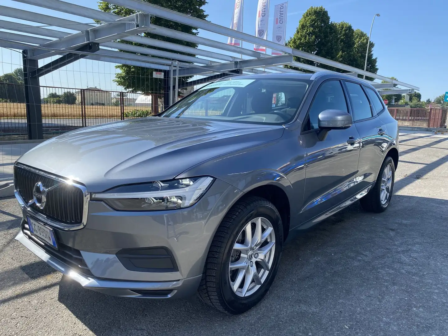 Volvo XC60 B4 (d) AWD Geartronic Business Grigio - 1