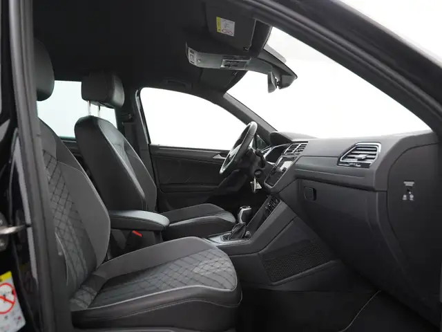 Volkswagen Tiguan view 3
