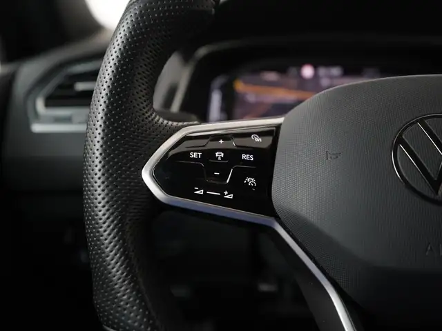 Volkswagen Tiguan view 9