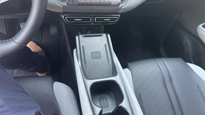 BYD 2025, foto 16
