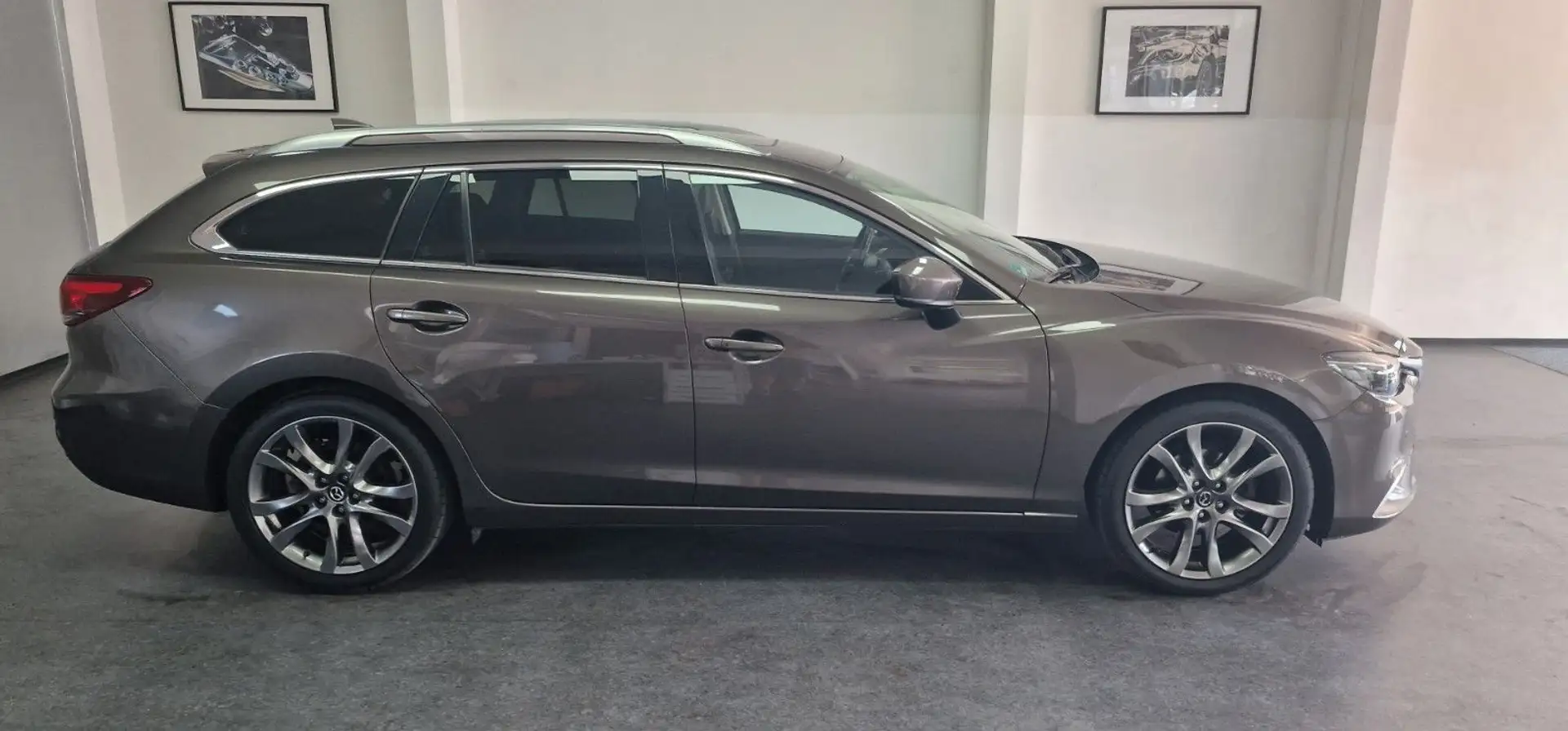 Mazda 6 Kombi 2.2 CD Leder Kamera WR+SR Navi Grau - 1