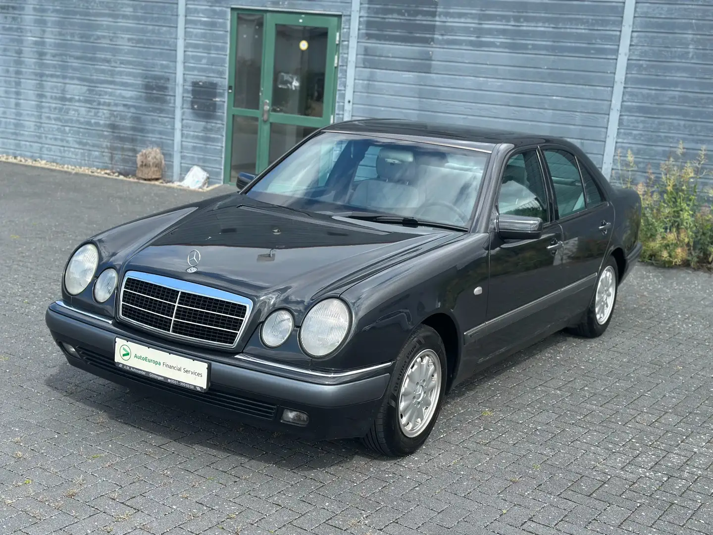 Mercedes-Benz E 200 Avantgarde Negro - 1
