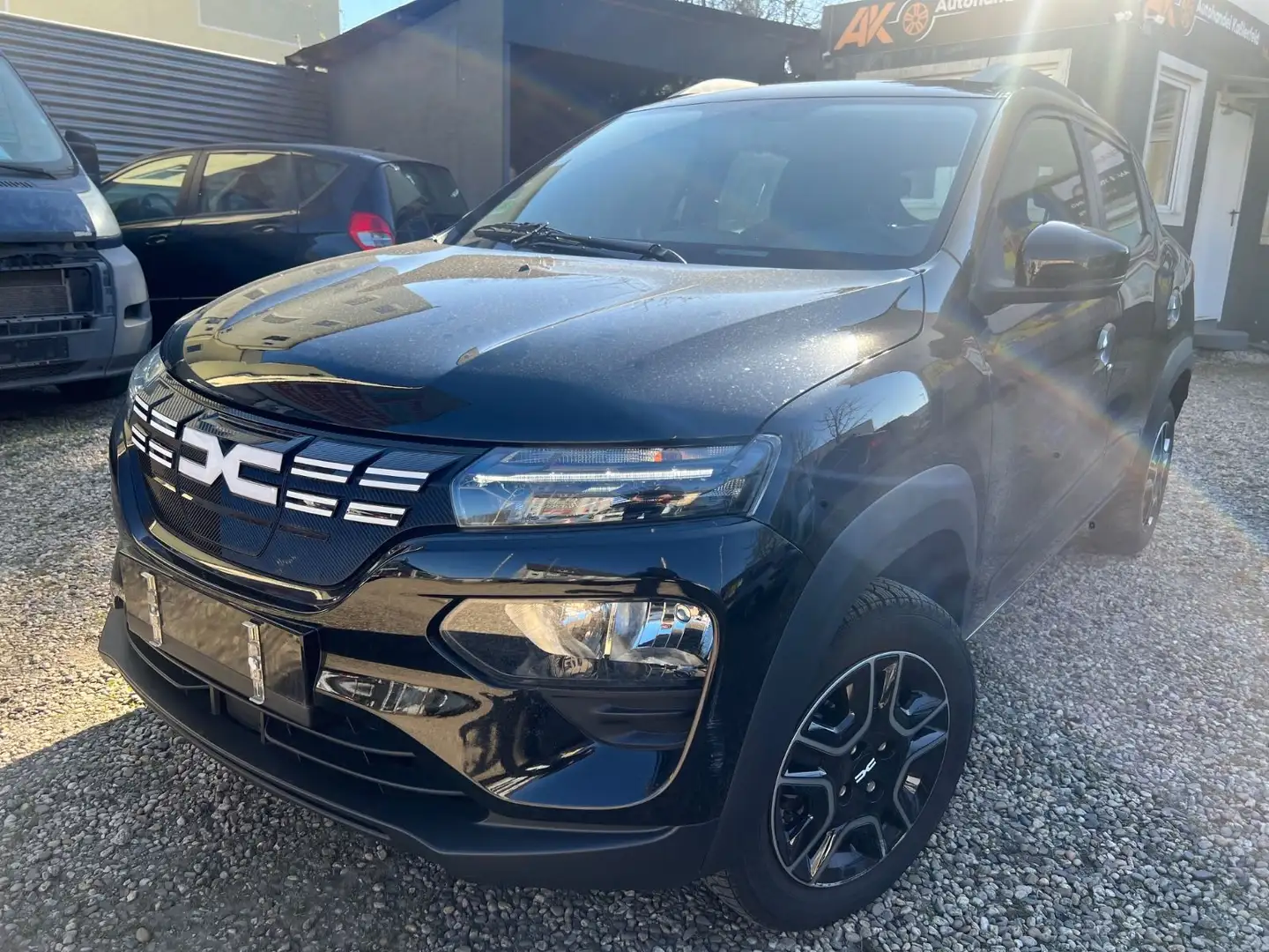 Dacia Spring Electric Essential *AUTOMATIK*KLIMA*NAVI* Schwarz - 1