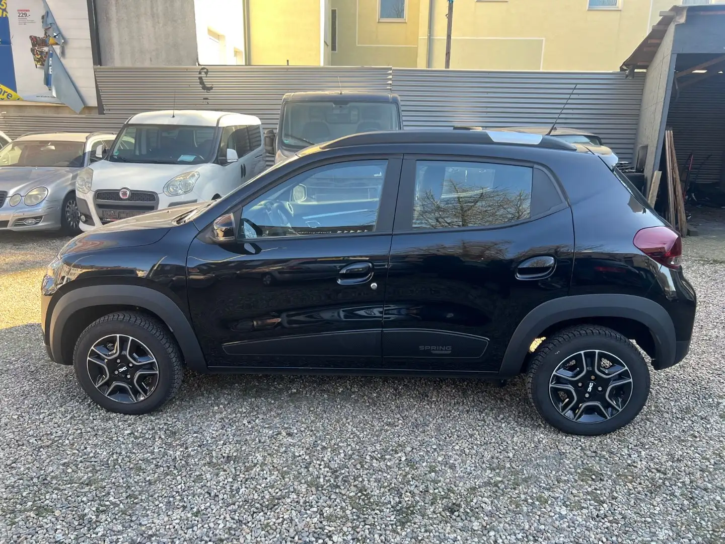 Dacia Spring Electric Essential *AUTOMATIK*KLIMA*NAVI* Schwarz - 2