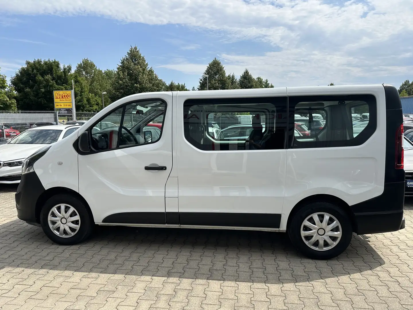 Opel Vivaro 1.6 CDTI*AHK*NAVI*KLIMA*TEMPOMAT*9-Sitze Weiß - 2