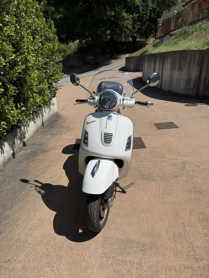 Vespa GTS 300 - 2