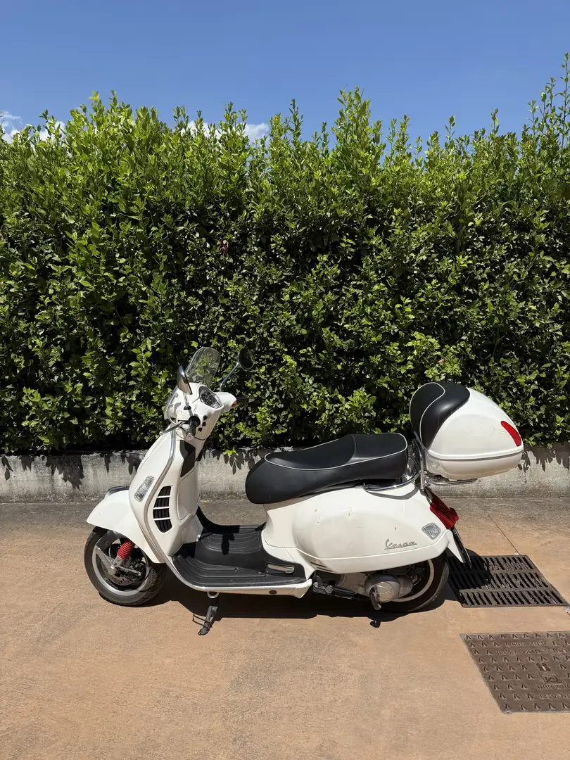 Vespa GTS 300 - 1
