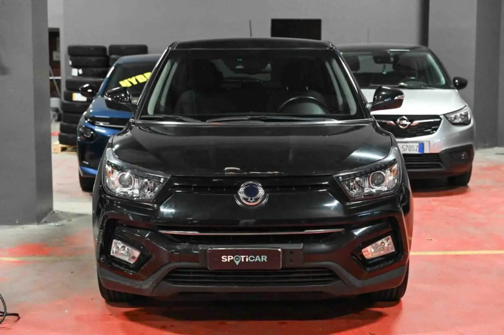 SsangYong Tivoli 1.6d 2WD Dream aut. Чёрный - 2