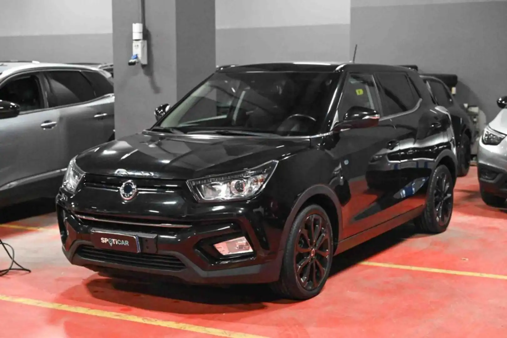 SsangYong Tivoli 1.6d 2WD Dream aut. Чёрный - 1