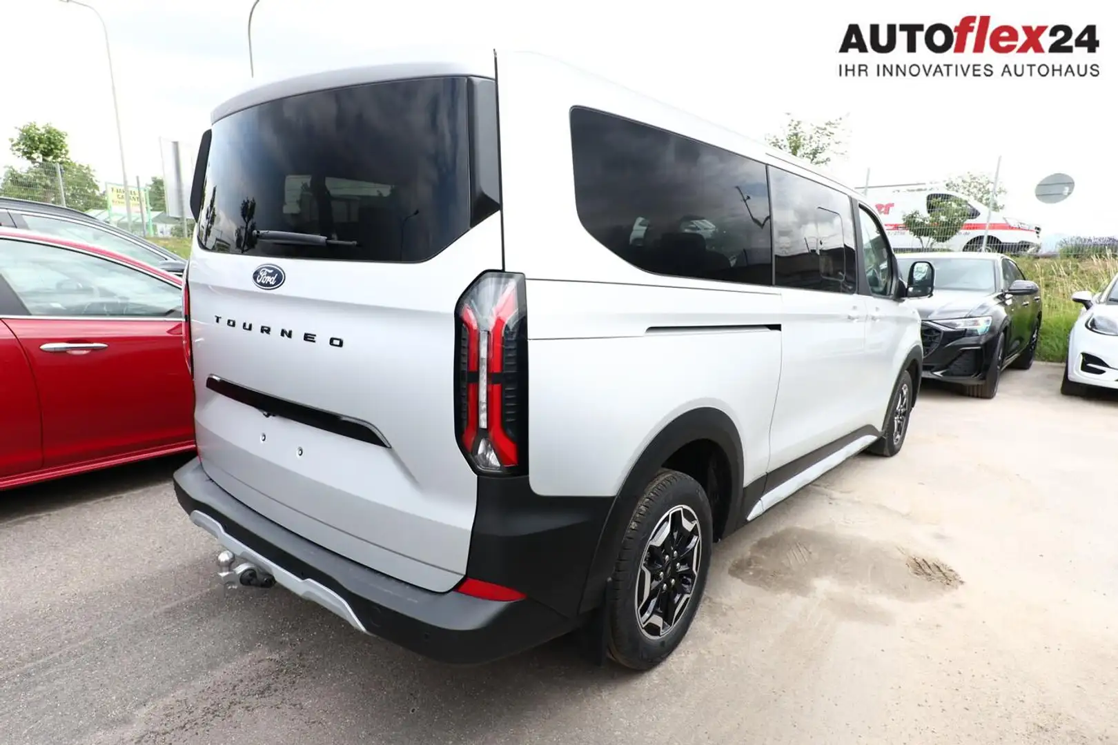 Ford Tourneo Custom Active 2.0 TDCi 170 Aut 320L2 B&O 125 kW (170 P... Silber - 2