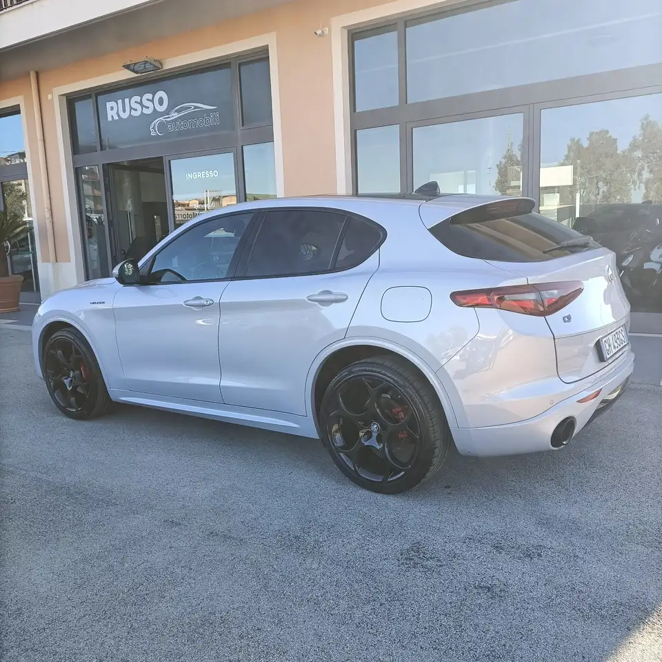 Alfa Romeo Stelvio 2021