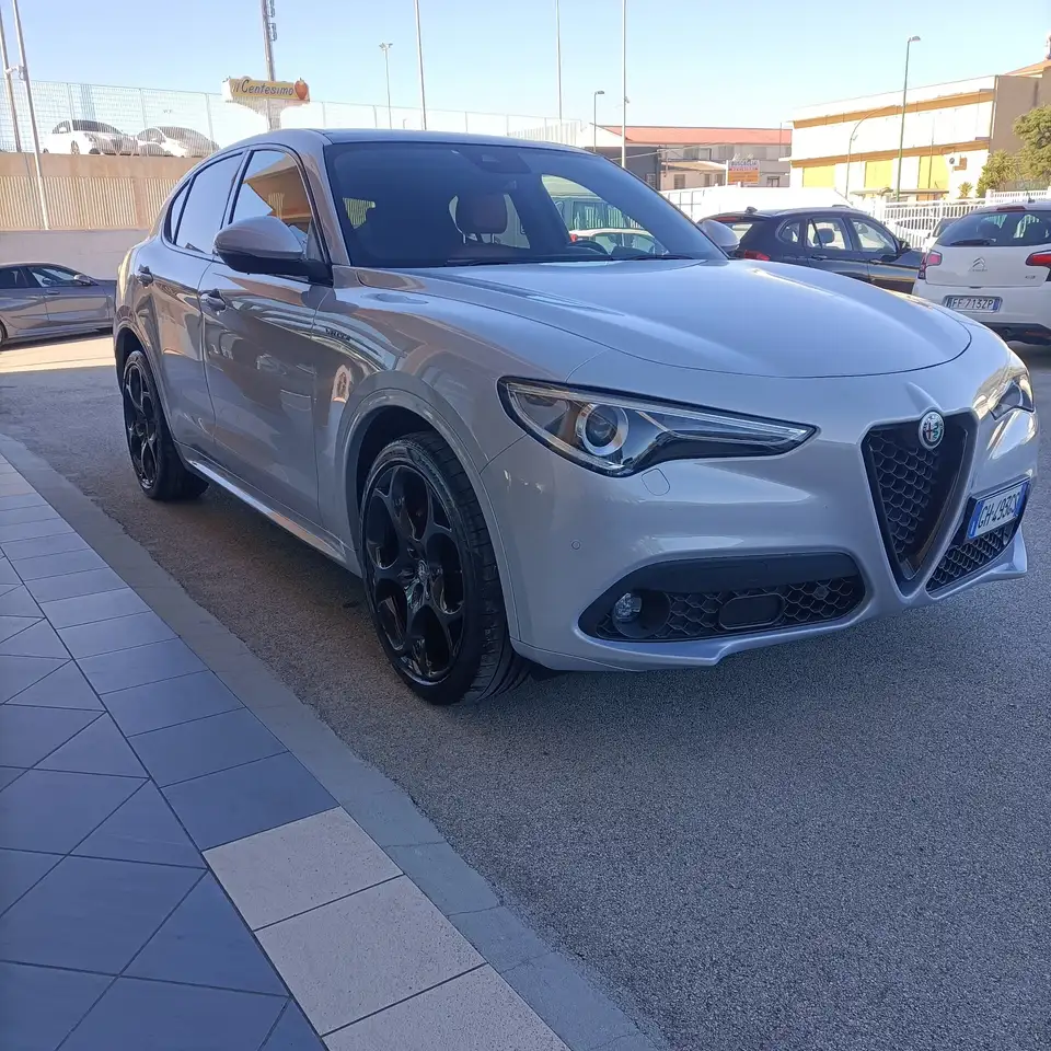 Alfa Romeo Stelvio 2021