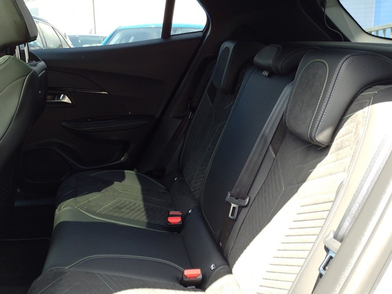 Peugeot 2008 (P1)(11.2019->) GT — photo 13